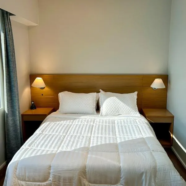 Ao lado da Paulista e metrô lazer completo com estac, hotel v Sao Paulu