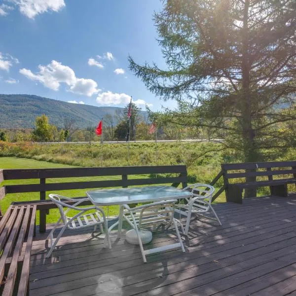 Hunter Hideaway with Yard and Deck 3 Mi to Ski Slopes, hotel en Hunter