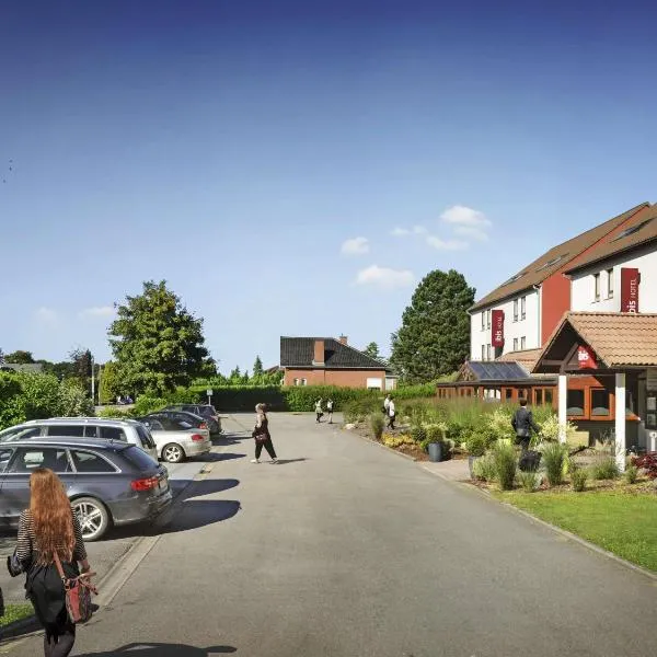 沙勒罗瓦机场布鲁塞尔南宜必思酒店,位于沙勒罗瓦的酒店