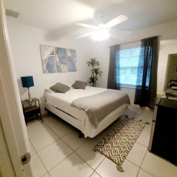 Room 5 minutes from PBI Airport, хотел в Уест Палм Бийч