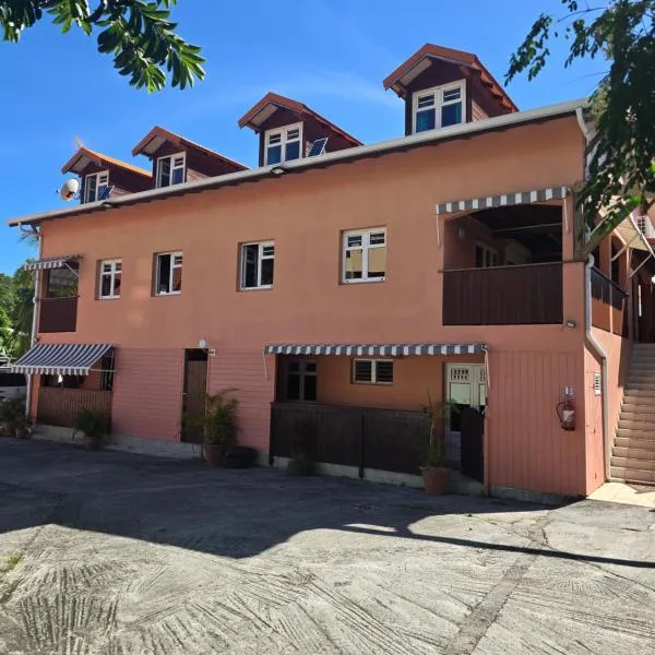 Les Monts Arlésien, hotel in Les Anses-dʼArlets