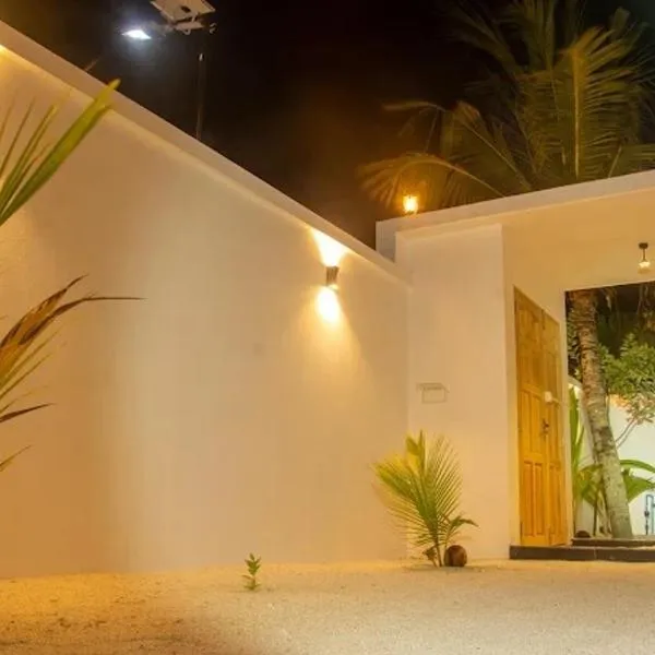 Equator Sandy Beach, hotel en Kondey