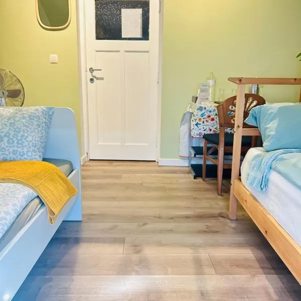 Family-friendly room in Kessel-lo, Leuven,Belgium, hotel in Leuven