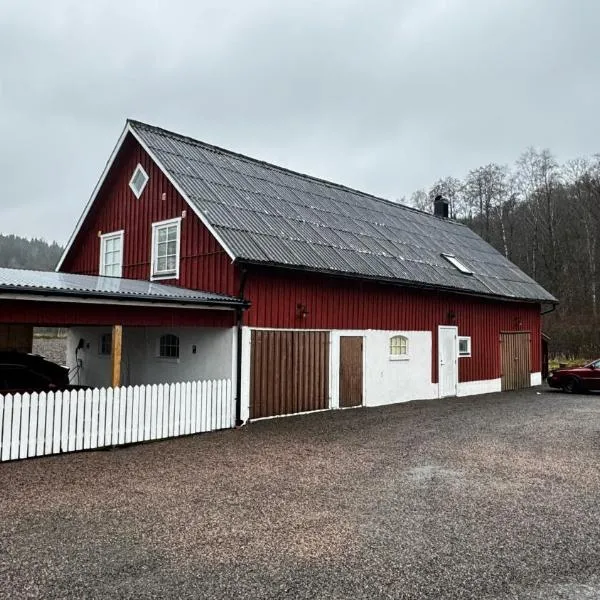 Viskadalens Gårdshus, hotel din Veddige