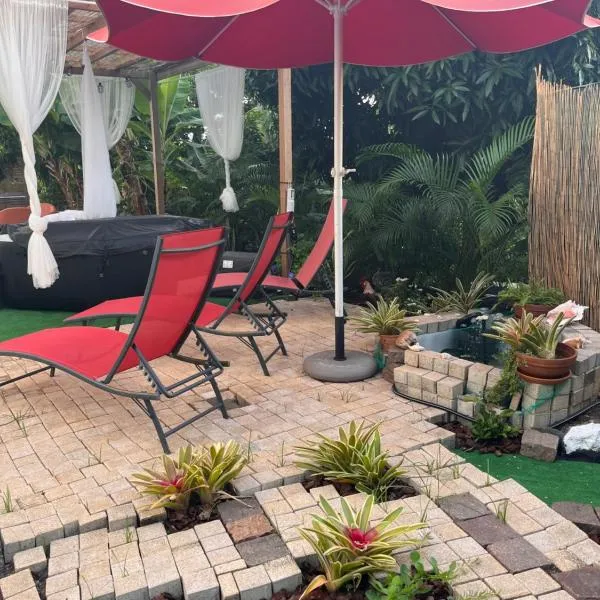 Chez Coco et Fredo, hotel v destinaci Bouillante