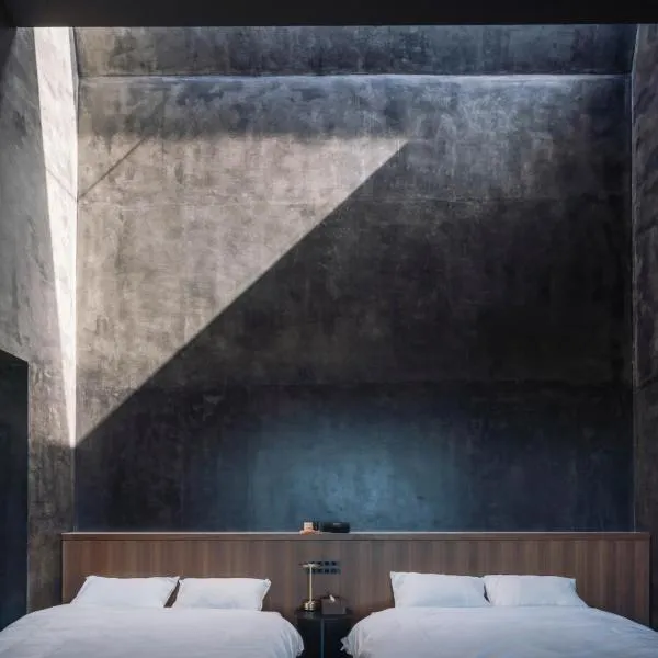 水と風, מלון בקומג'ימה