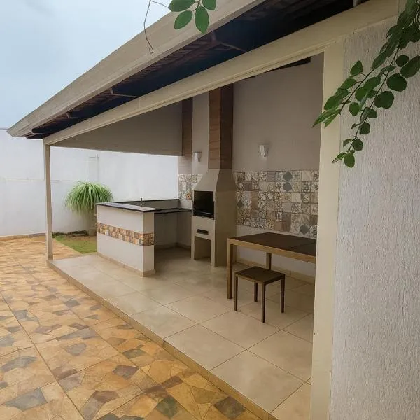 Casa Aconchegante e bem localizada, Ideal para Famílias e Grupos, hotel v destinaci Goiânia