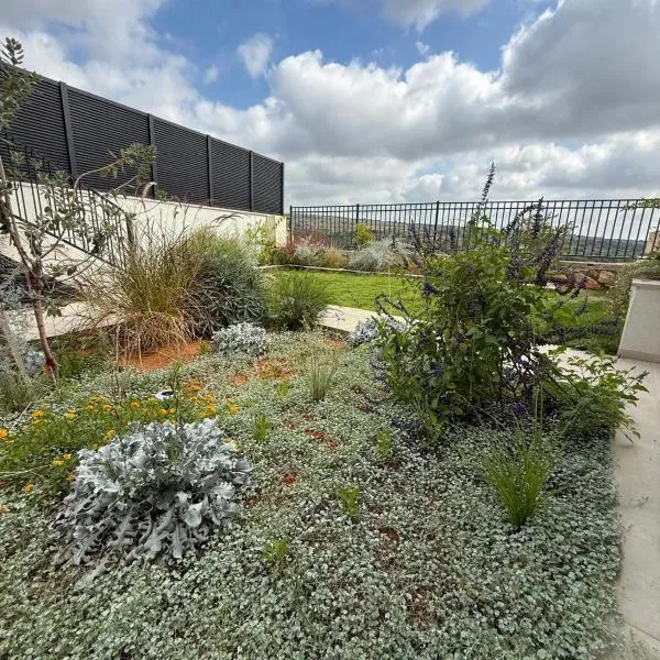 מנות בטבע, ξενοδοχείο σε Manot