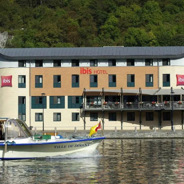 迪南宜必思酒店,位于迪南的酒店