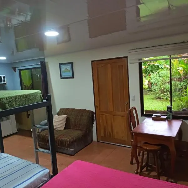 Apartment-Pura Vida-Wi-Fi-TV-WC-AC-Parqueo, hotel v destinaci Fortuna