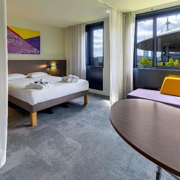 Novotel Suites Paris Stade de France, hotel in Saint-Denis