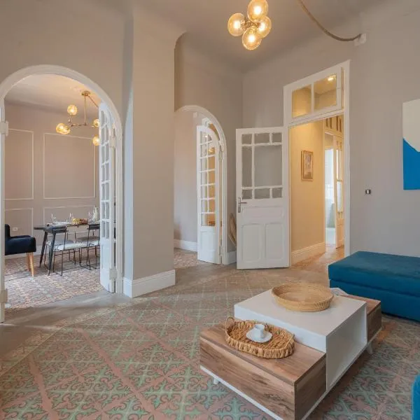 Quiet, volumes and light in downtown Tunis, ξενοδοχείο στην Τύνιδα