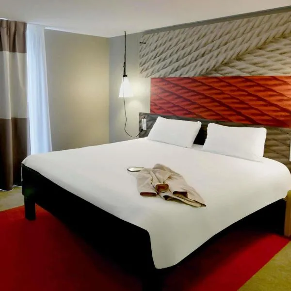 ibis Brest Kergaradec, hotel sa Brest