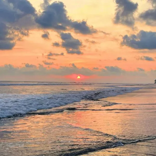 Costa Rica Beach Bungalow, hotel di Playa Hermosa