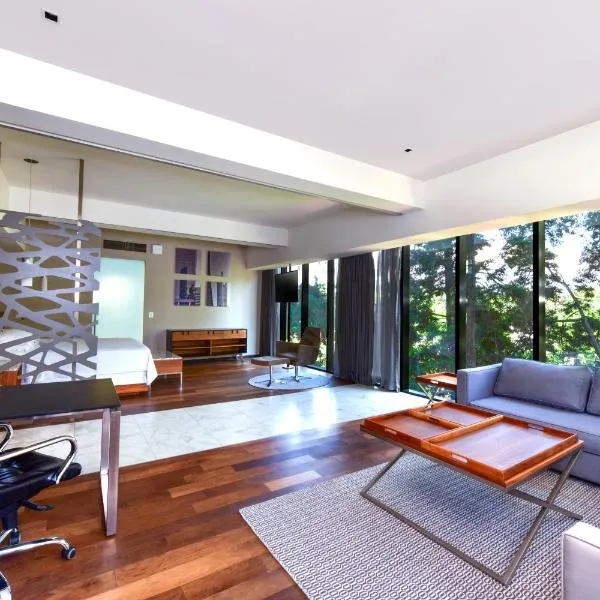 Krystal Grand Suites Insurgentes, hotel in Mexico-Stad