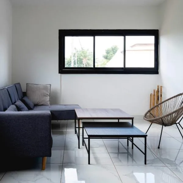 Résidence SASA - Appartements Calmes & Centraux pour Voyages d'Affaires, hotel in Mamoudzou