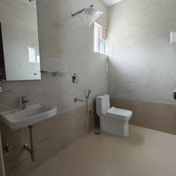 6 Face Hotel by AMR, Hotel in Omalūr