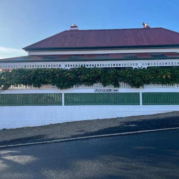 Little bird, hotel a Smithton