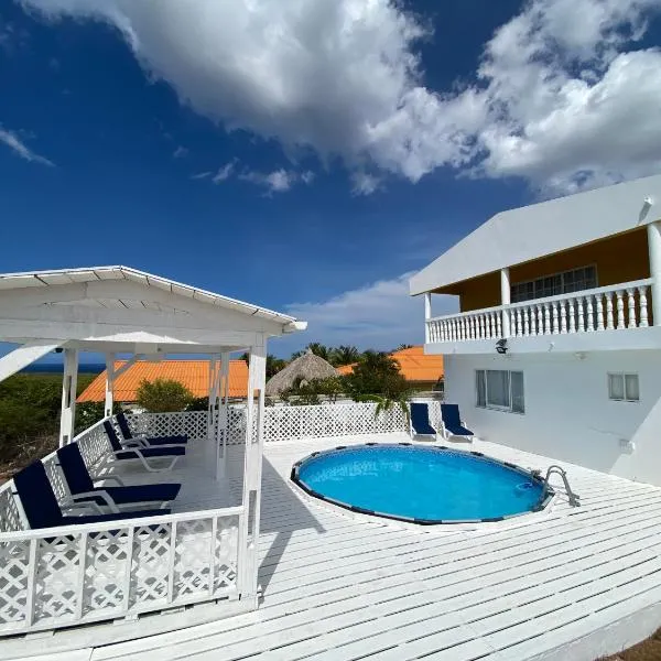 NEW - Bendishon Villa - 5 Bedroom Villa, Hotel in Grote Berg