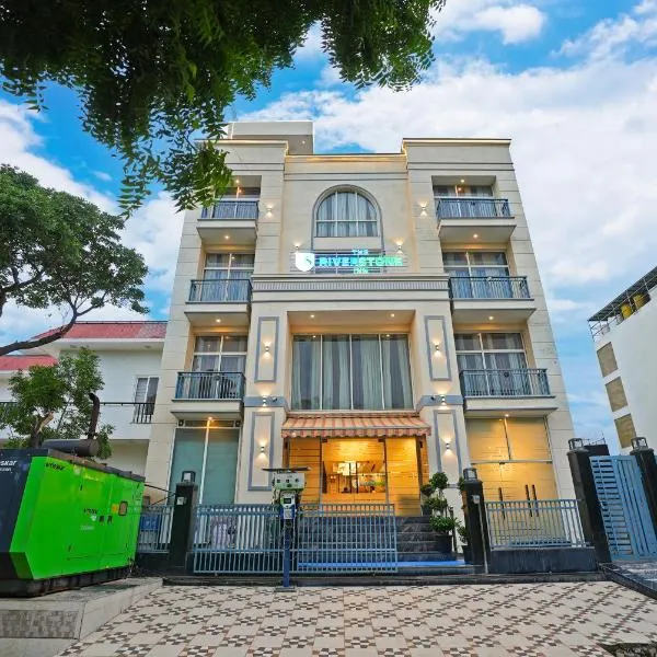 The Riverstone Inn, hotel in Greater Noida