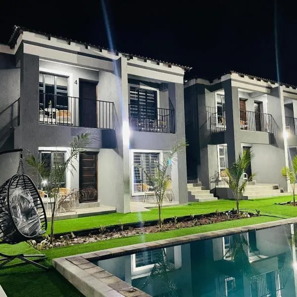 Overflow Accommodation Lodge، فندق في لويس تريشارد