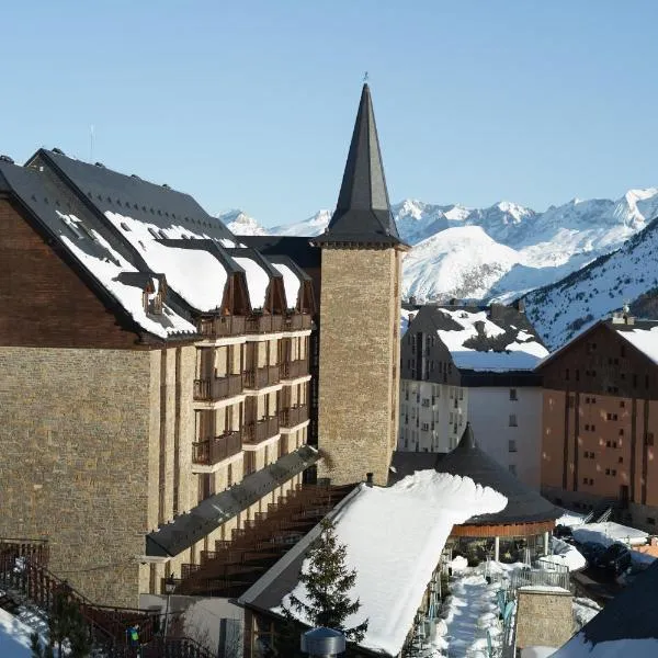 Snö Aragon Hills, hotel in Formigal