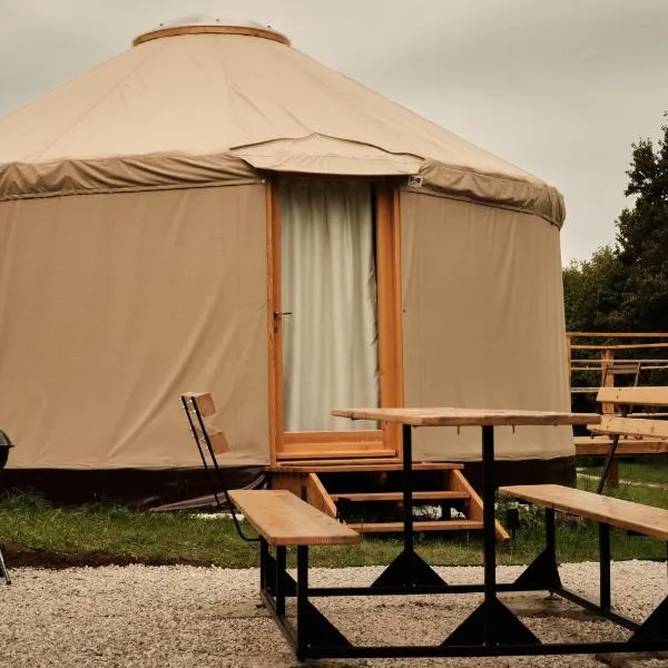 Mongolská Jurta, hotel din Stará Turá