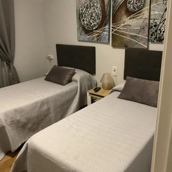 Habitacion doble en casa compartida con anfitriones, hotel v destinaci Tárrega