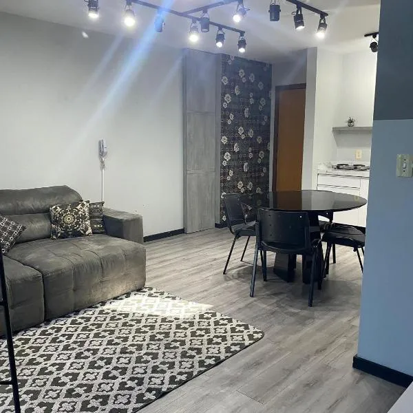 Saint Sebastian Flat 613 - Com Hidro! Até 3 pessoas, Duplex, no Centro, Hotel in Jaraguá do Sul