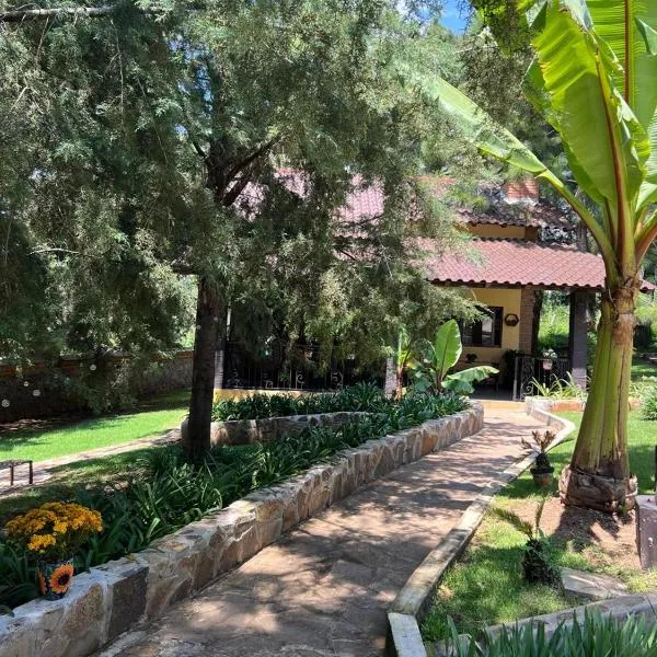 Cabañas Puerta del Bosque Mazamitla Jal Num 1, hotel di Mazamitla