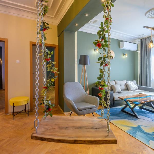 2 DeLuxe Apartments, Top Center Free Parking, 4 BDR, Sofia