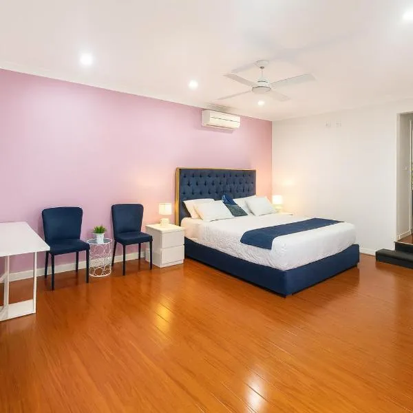 Private room with pool and ensuite, hotell sihtkohas Campbelltown South