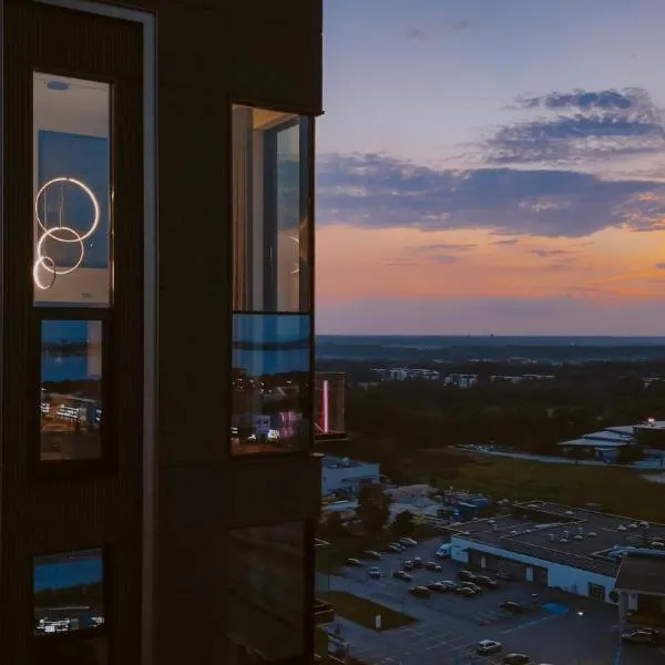 Elegant Seaview Penthouse 3BR Ensuite Luxury Retreat with Sauna and Free Parking, Hotel in Tallinn