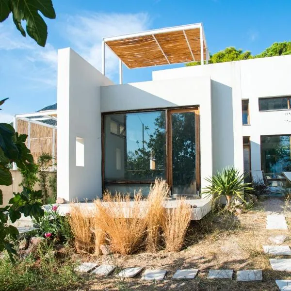 Seafront House in Vathi, Methana, ξενοδοχείο στα Μέθανα