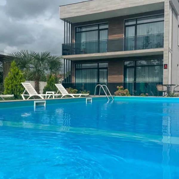 Apollo Plus Cottages, hotel in Ureki