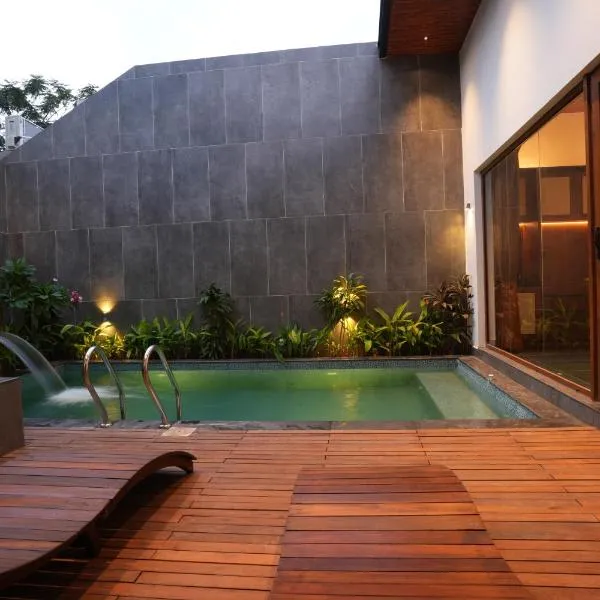 HF Pool Resorto, hotel en Chennai