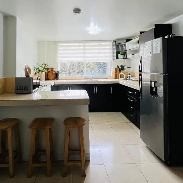 Exclusive Villa- 4 Bedrooms 4 bath, hotel in Baños