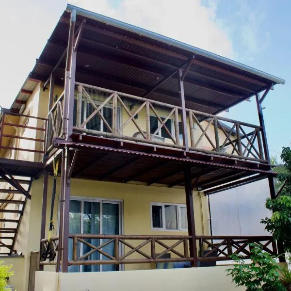 Acaccia Cosy Cottage, хотел в Bouchon