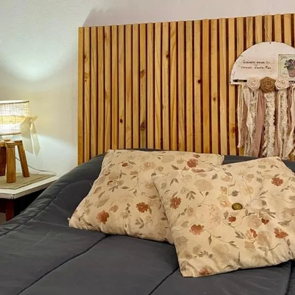 HOSPEDAJE "La Catalina" Ubicada a 15 minutos del Aeropuerto Internacional de Ezeiza con Estacionamiento Gratis, hotel in Tristán Suárez