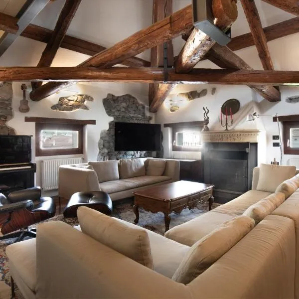 Dolomites Luxury Penthouse, hotel di Agordo