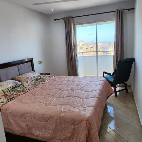 Bel et spacieux appartement de 3 chambres et salon à louer à Salé Tabriquet, hotel in Salé