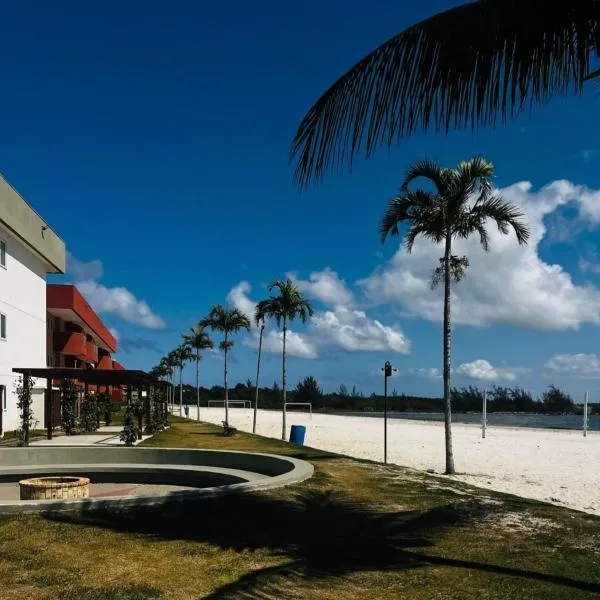 Golden lake apartamento com linda vista para piscina, hotel in Arraial do Cabo