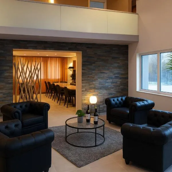 Hôtel L'ange de la vallée, hotel in Oyonnax