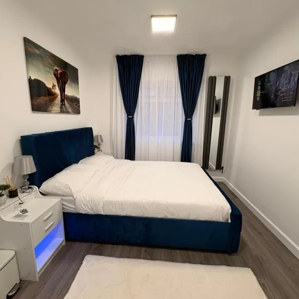 Modern En-Suite Double Bedroom in Cardiff with Private Entrance, Hotel in Cardiff