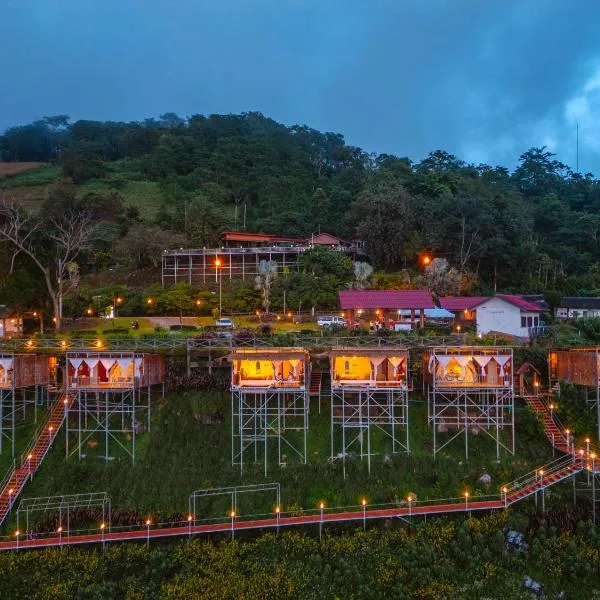 หลงฮักเขาแคมป์ปิ้ง ภูชี้ฟ้า, hotel in Ban Huai Khu