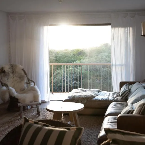 Coastal Hideaway in Coolum Beach, Hotel in Coolum Beach