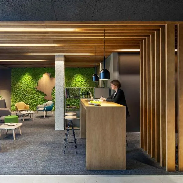 ibis Styles Pamplona Noain, hotel en Noáin