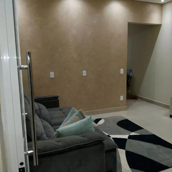 Casa completa a 4 min do Moinho, hotel en Holambra