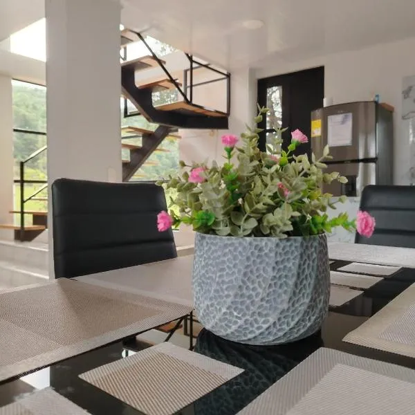 Los Potrillos I, Linda cabaña moderna y tranquila, Cerca al centro, hotel in Tauramena