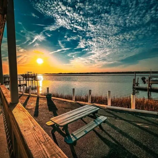 The Breezeway Motel & Resturant, hotel in Topsail Beach